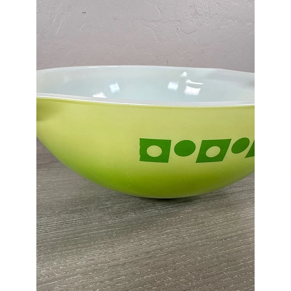 Vintage Pyrex Dot Squares Lime Green Cinderella Mixing Bowl 444 4 QT